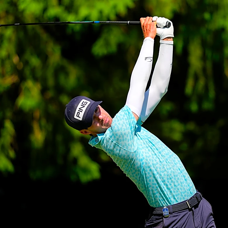 Alex Smalley grabs a 2-shot lead in a PGA Championship up for grabs
