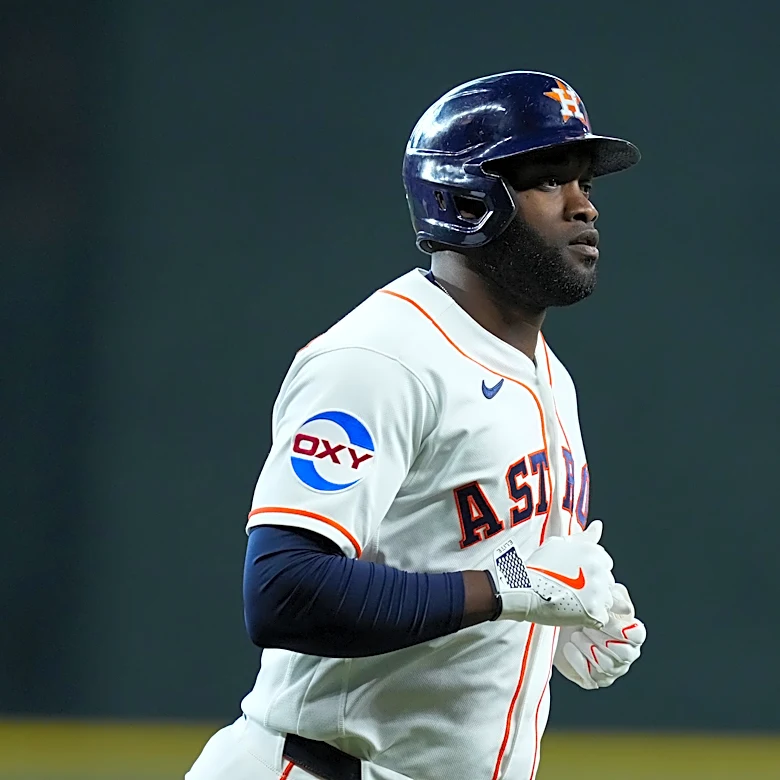 Yordan Alvarez hits 1 of Astros' 4 homers off Rangers' Jacob deGrom in 4-1 win
