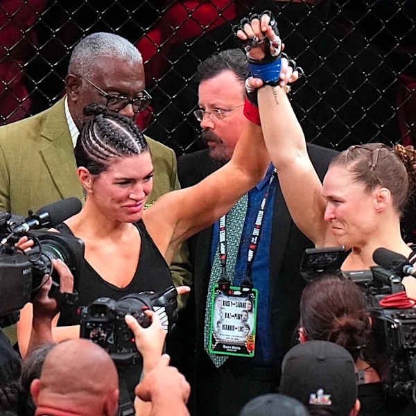 Ronda Rousey stops Gina Carano with an armbar 17 seconds into their double comeback bout