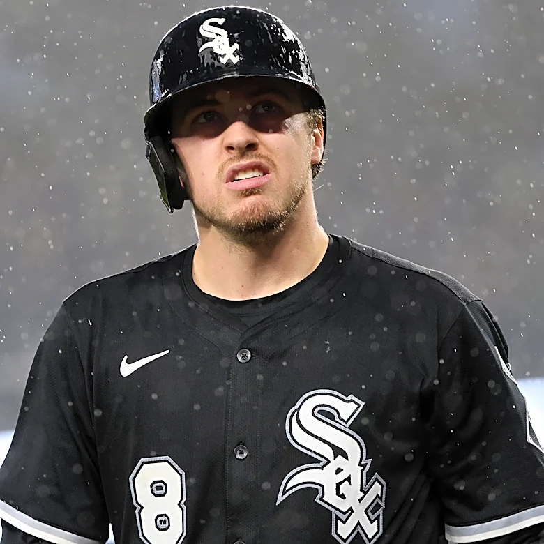 White Sox catcher Kyle Teel tweaks his right knee while on a minor league rehab assignment