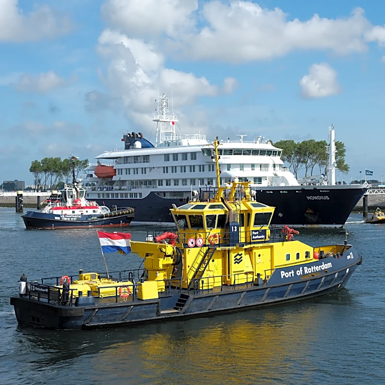Hantavirus-stricken cruise ship docks in the Netherlands for disinfection