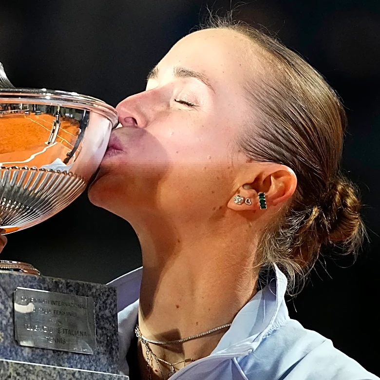 Elina Svitolina and Marta Kostyuk raise trophies for war-torn Ukraine on the tennis court