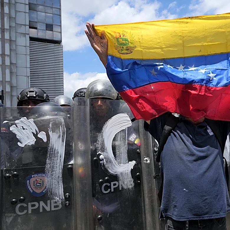 Students protest in Venezuela after deaths of political prisoner and his mother
