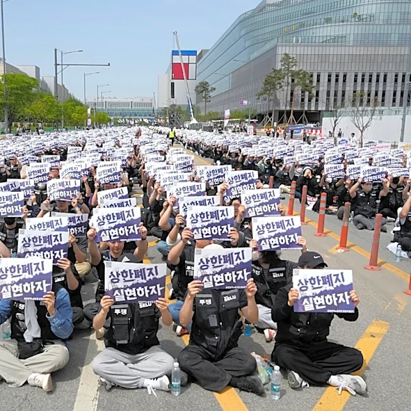 Samsung faces strike after pay talks with union fall apart