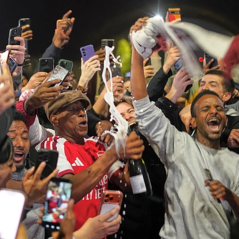 British PM Starmer congratulates Arsenal as title celebrations go deep into the night