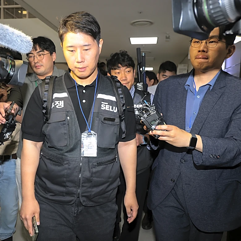 Samsung's union puts off strike after reaching last-minute wage deal with management