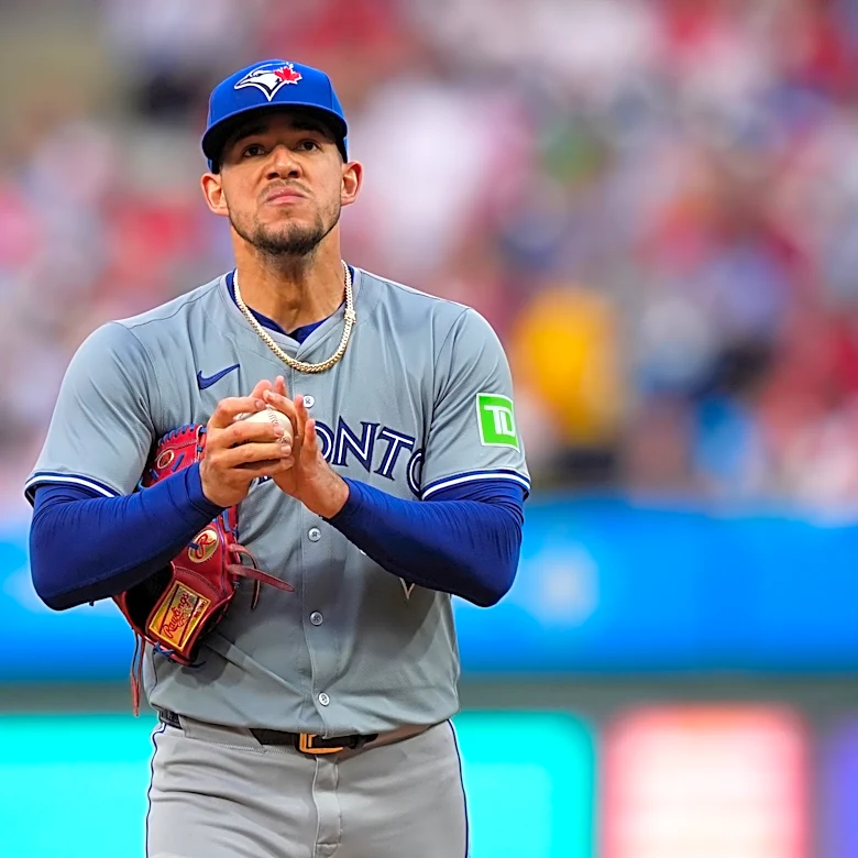 Blue Jays' José Berríos undergoes Tommy John surgery