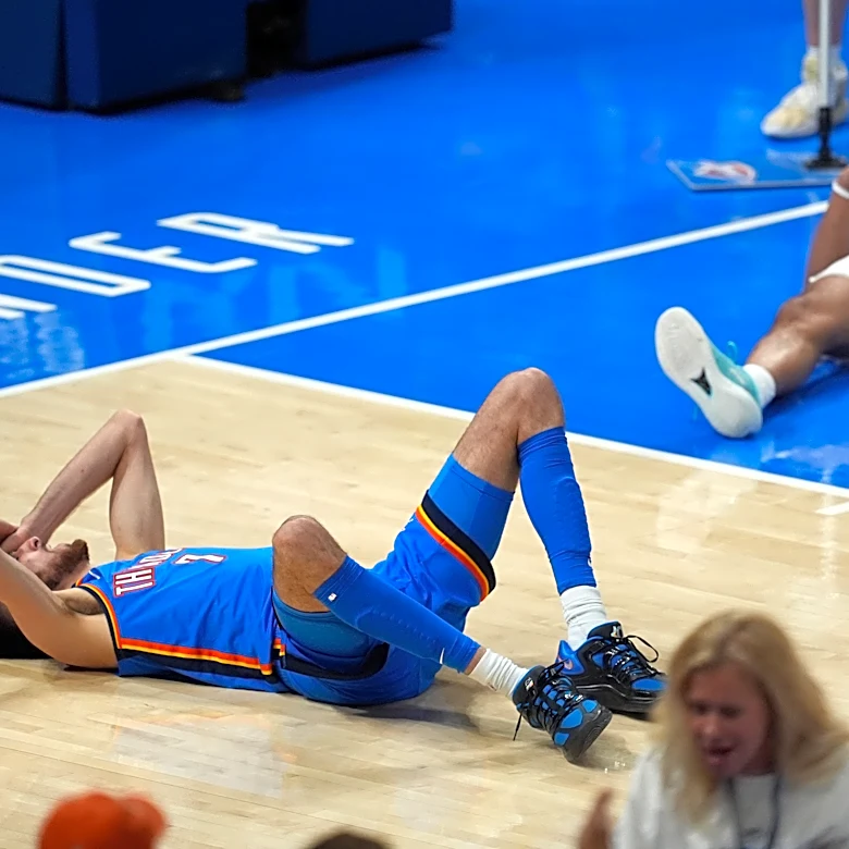 Spurs' Fox out of Game 2 against Thunder with ankle issue, then Harper leaves with leg injury