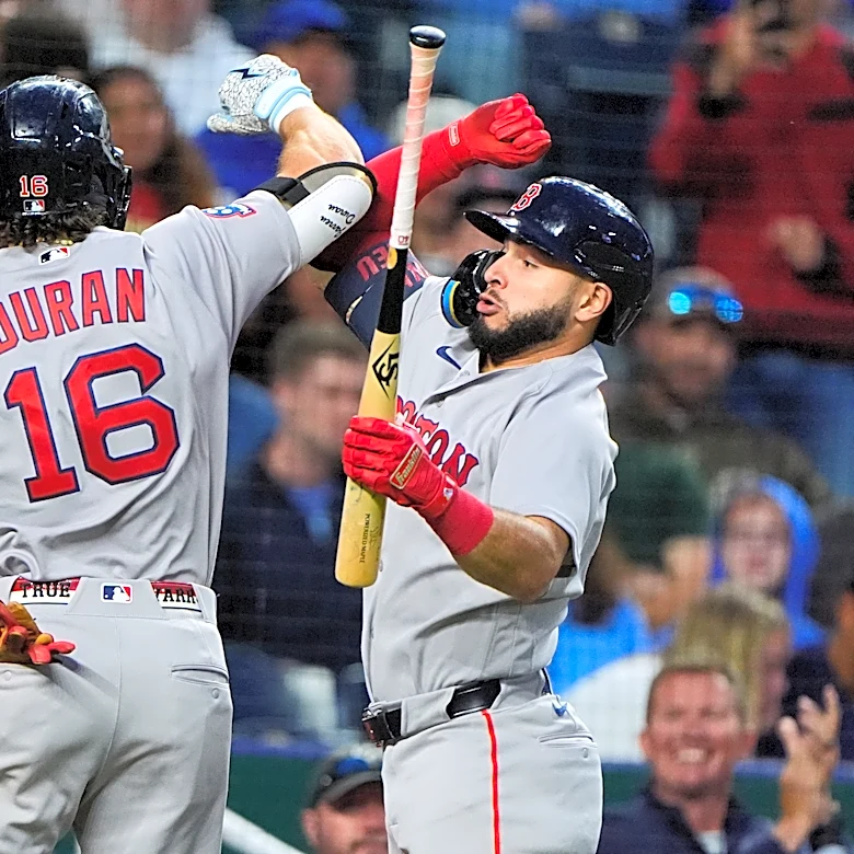 Duran's 2-run, opposite field homer rallies Red Sox to a 4-3 win over the Royals