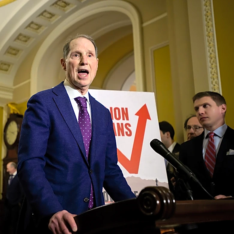 Lawmakers warn data protection rules don't protect key sites, including White House and CIA