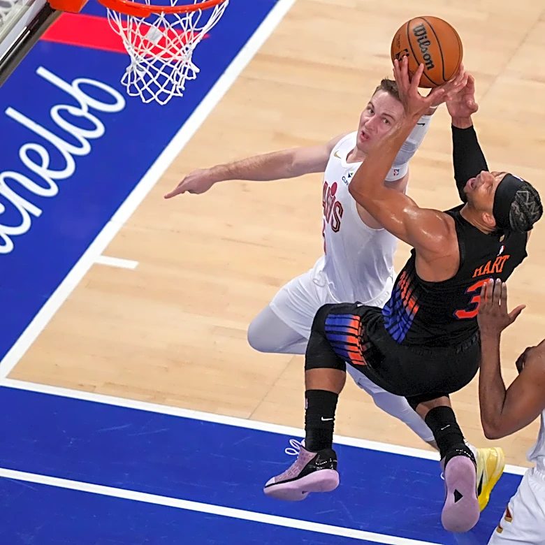 Hart scores 26 and the Knicks move 2 wins from the NBA Finals with a 109-93 victory over the Cavs