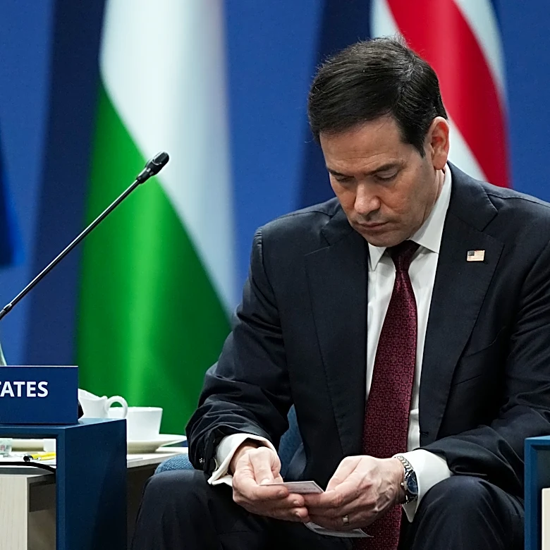 US says 'slight progress' in Iran talks amid uncertainty on whether war will resume