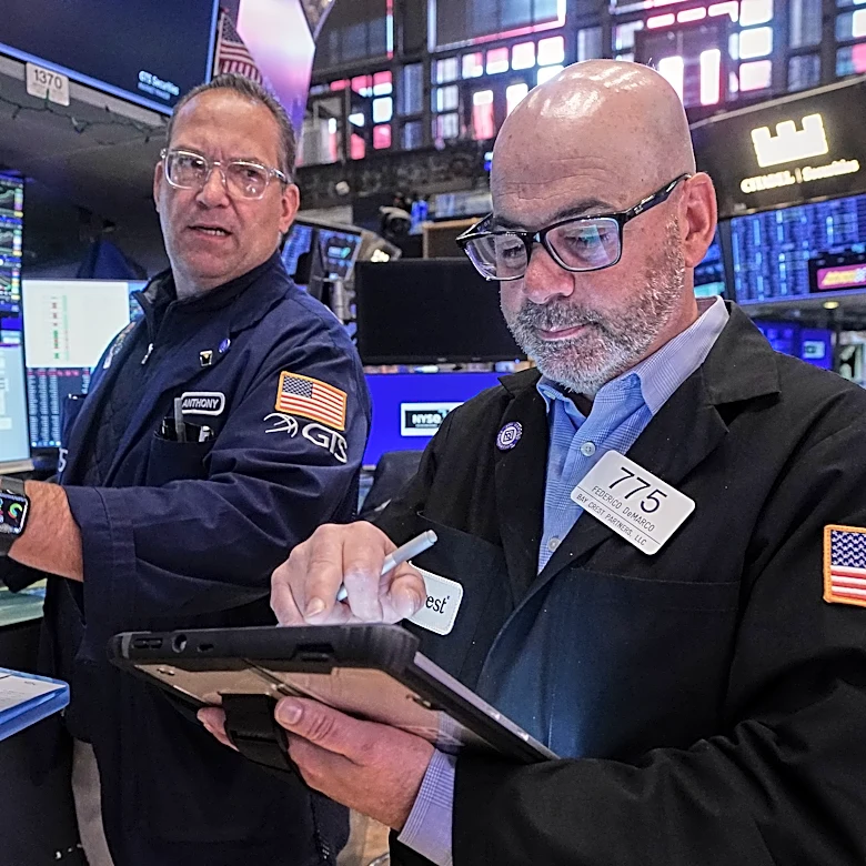 Wall Street rises toward another winning week, even as U.S. households feel more discouraged
