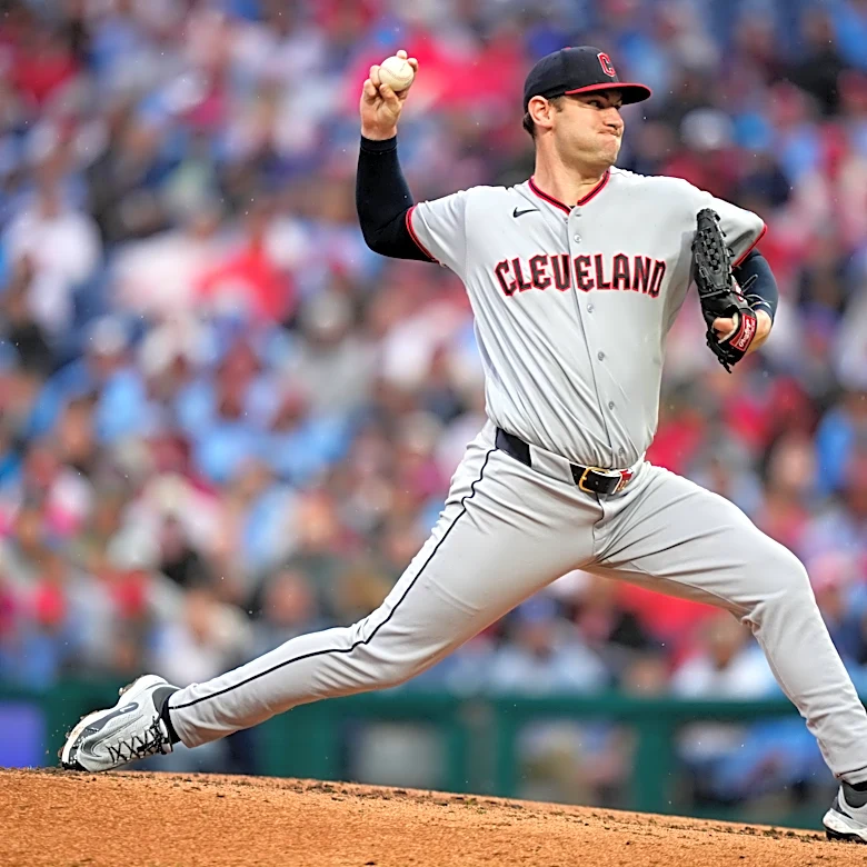 Williams goes pitch-for-pitch against Phillies' ace Sánchez. Both were sharp in Cleveland's 1-0 win