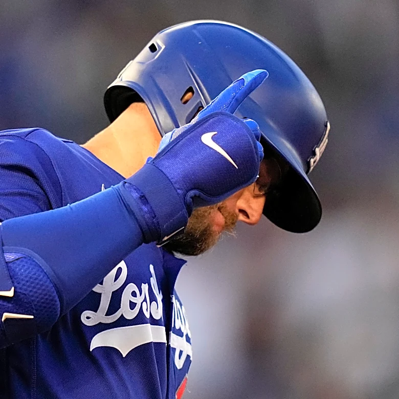 Dodgers hopeful that Max Muncy avoided major injury after getting hit by pitch in 8th inning