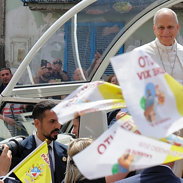 Pope Leo meets families of youth lost to illegal toxic waste dumping in Italy's 'Land of Fires'