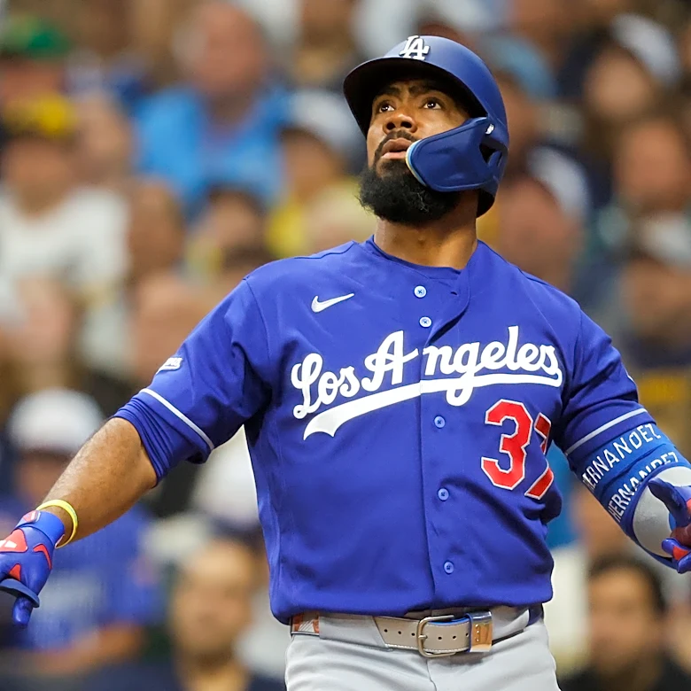 Teoscar Hernández has 6 RBIs as Dodgers erase early deficit in 11-3 win over Brewers
