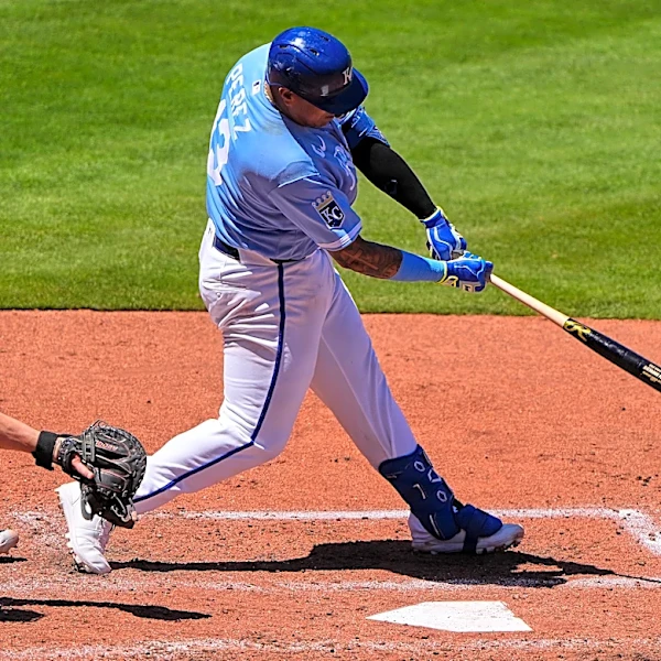 Salvador Perez jump-starts KC offense, Royals pull away from the Mariners for 8-6 win