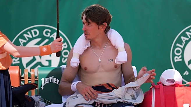 Heat wave at French Open impacts the clay courts and sends fans to sprinklers