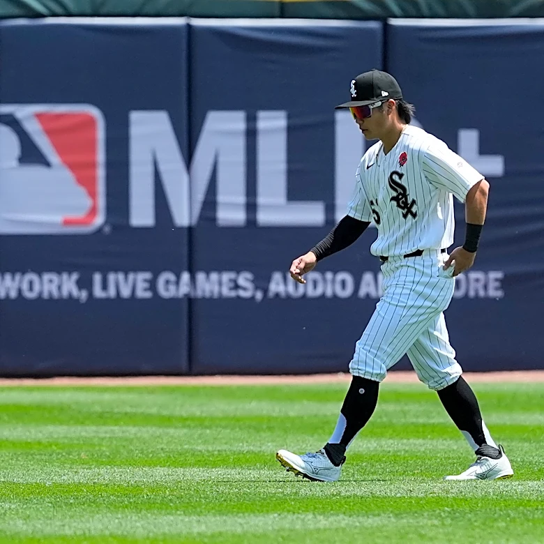Nishida shows off his enthusiasm as he makes his big league debut with the White Sox