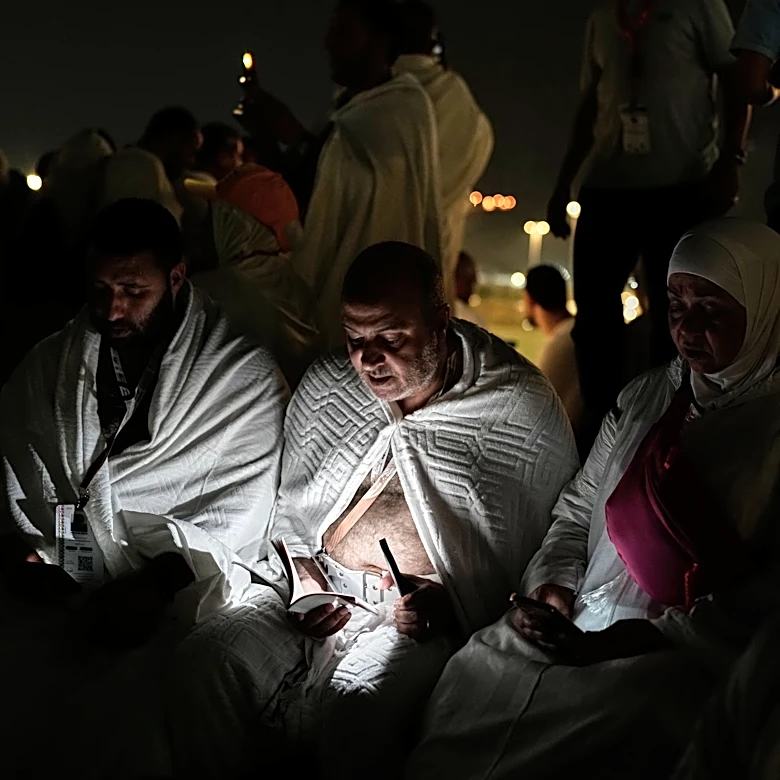 Muslim pilgrims converge on Arafat for prayers and worship as Hajj reaches its peak