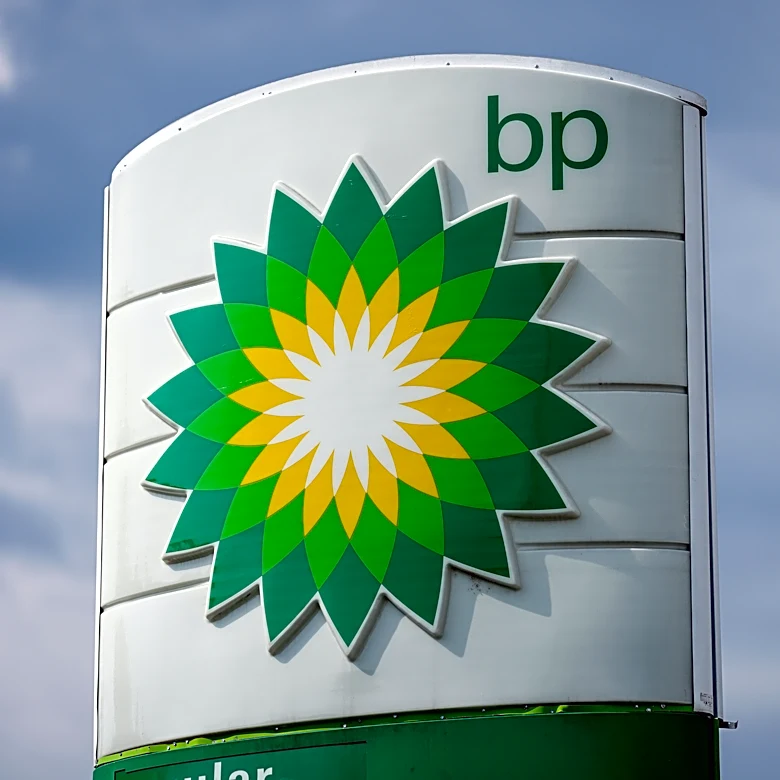 Oil giant BP ousts chairman over 'conduct'