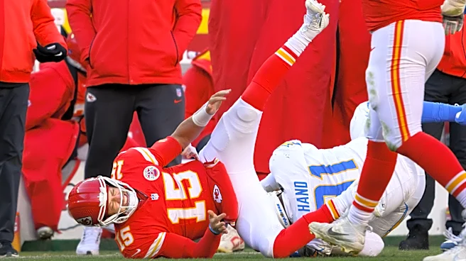 Mahomes takes part in Chiefs' first voluntary workout, just 5 months after undergoing knee surgery