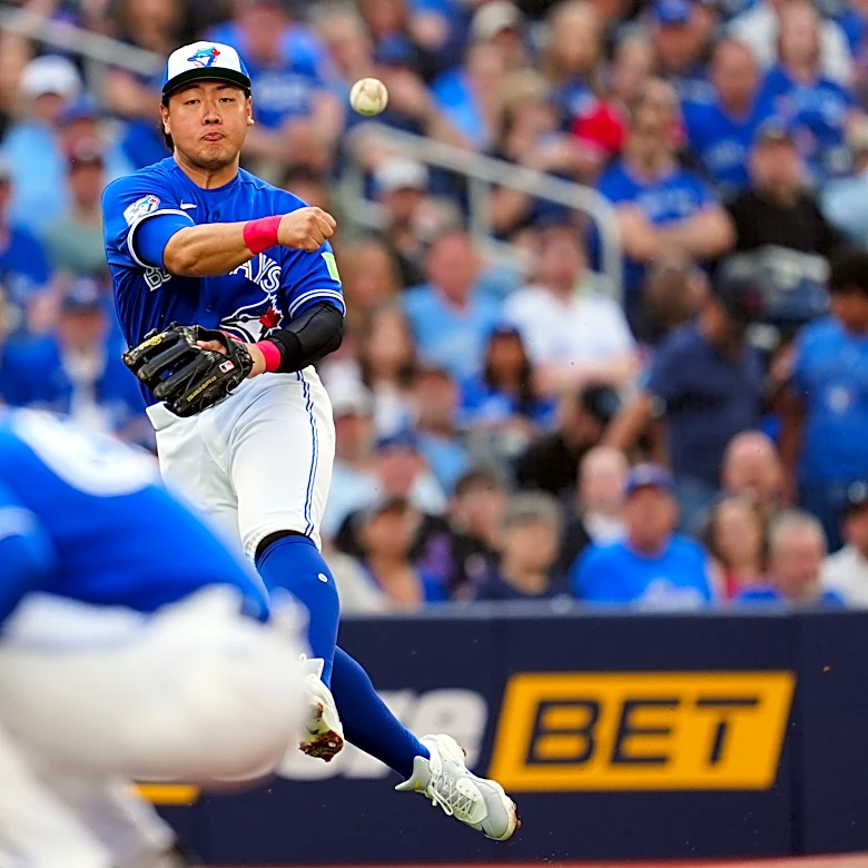 Sánchez hits first career grand slam as Blue Jays win 8-1, snap Marlins' streak at four