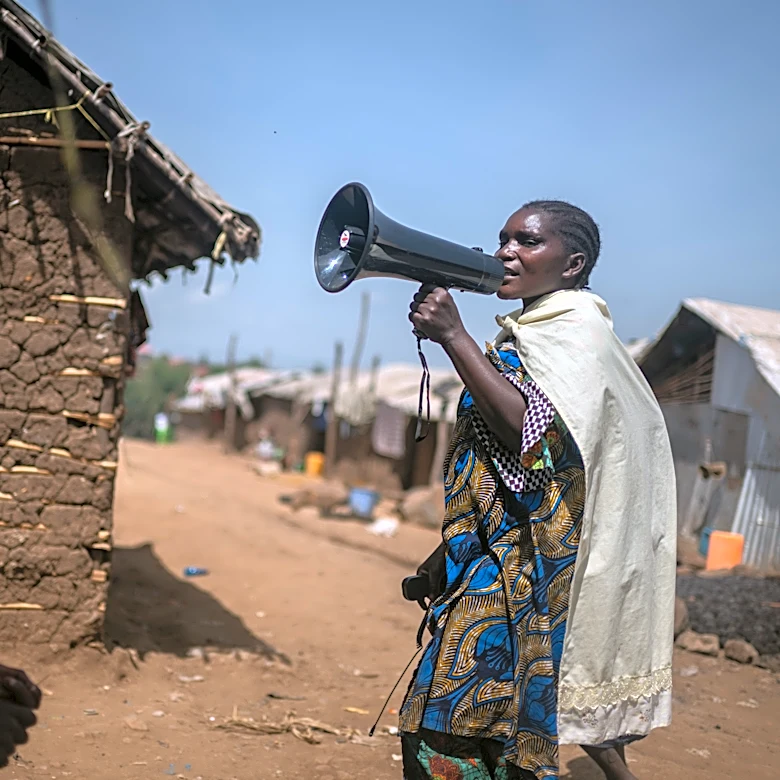 In Congo displacement camp, fighting Ebola with sand, oatmeal and one thermometer but no water