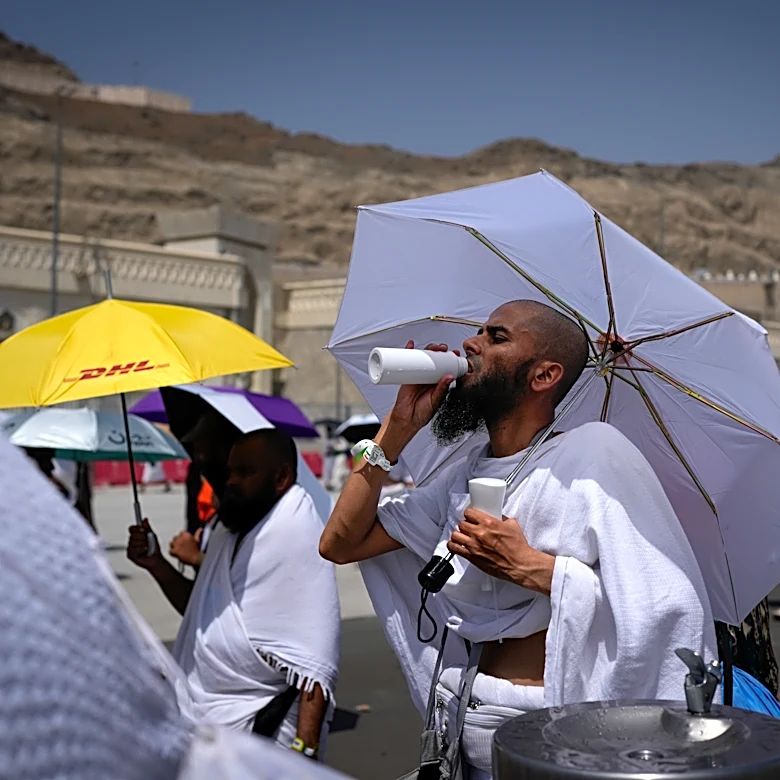 Muslim pilgrims perform Hajj rituals under intense heat as Eid al-Adha celebrations start