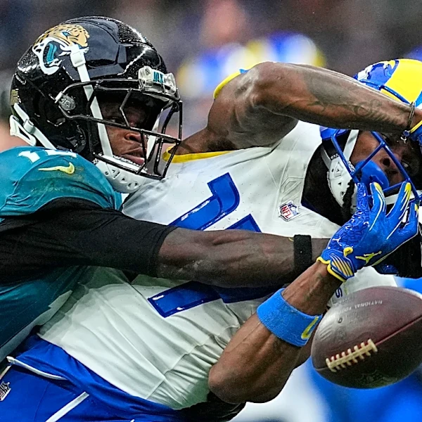 Jaguars' Travis Hunter still working on both sides of the ball, just not on the field yet