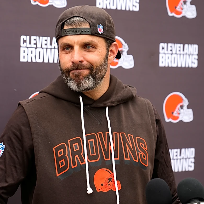 Browns defense getting up to speed with new scheme despite absences of Garrett and Ward