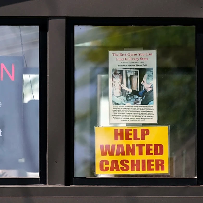US jobless claims rise to 215,000 but layoffs remain low despite Iran war uncertainty