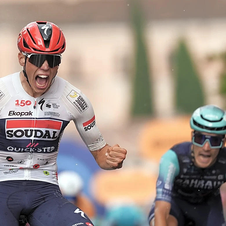 Texas-born Magnier sprints to his 3rd stage win at Giro. Vingegaard protects overall lead