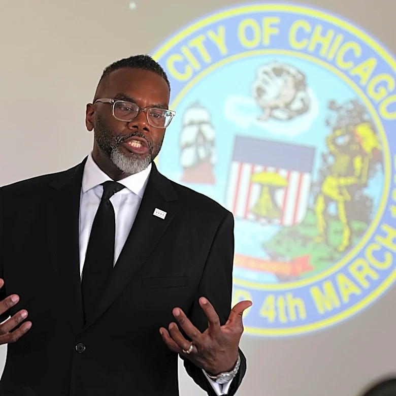 Chicago’s baseball divide follows mayor all the way to the Vatican