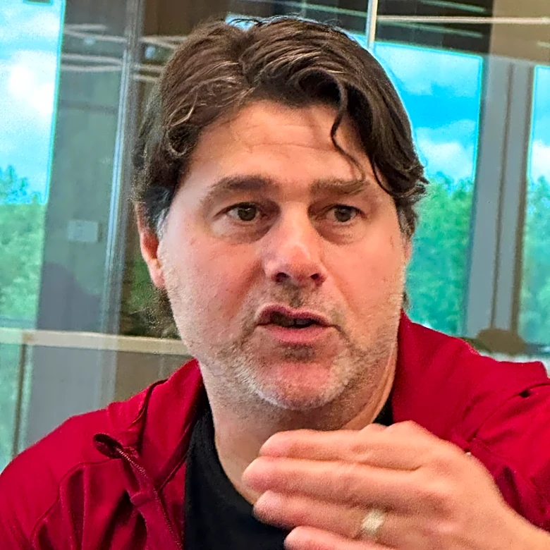 Pochettino says agent spoke with AC Milan, others, no decision on future until after World Cup