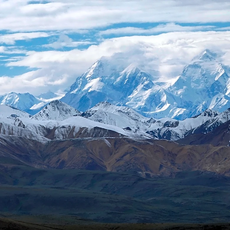 Conditions of 4 climbers who fell on Mount McKinley unknown as rescuers try to reach them