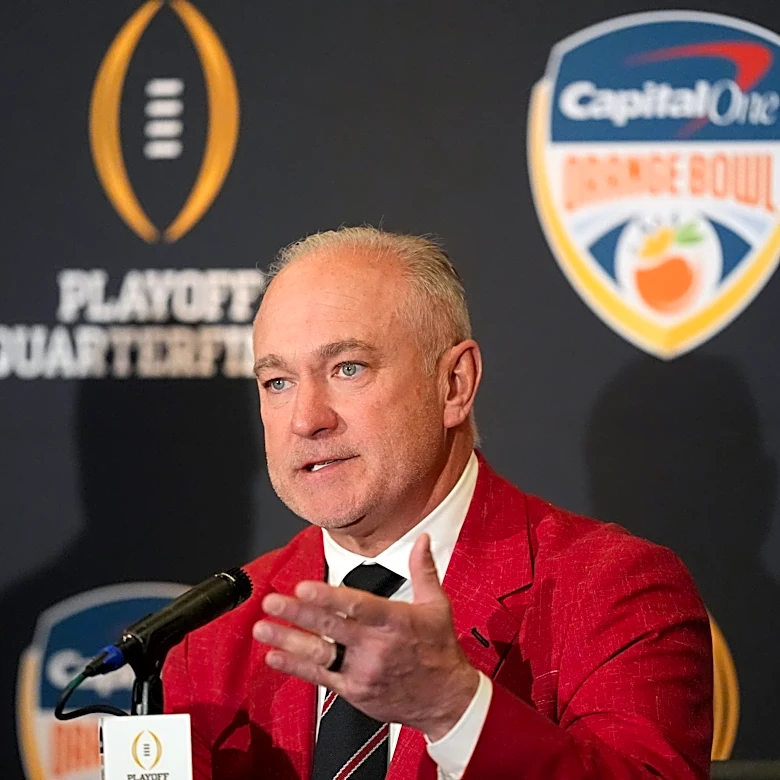 Texas Tech responds to Texas coach swipe with offer to pay to play