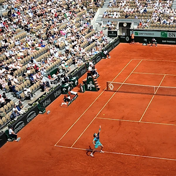 Marta Kostyuk extends clay winning streak to 15 matches to reach fourth round at French Open