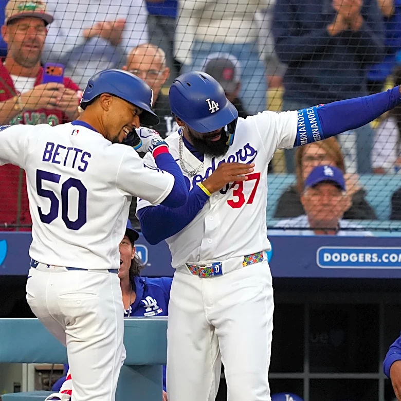 Dodgers scramble to reshape the bench after Teoscar Hernández, Kiké Hernández injuries