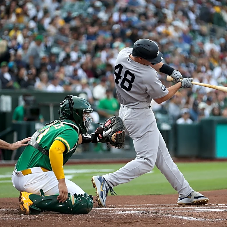 Paul Goldschmidt hits a 3-run homer and the Yankees beat the A's 8-2 for their 5th straight win