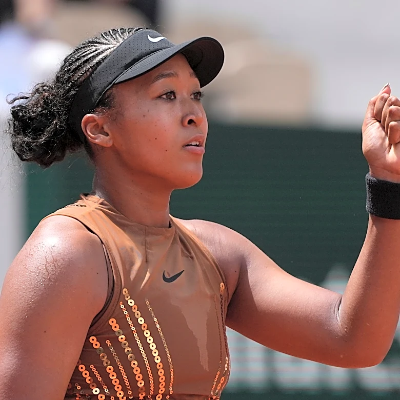 It's more than just fashion for Naomi Osaka in Paris. She's into the French Open 4th round