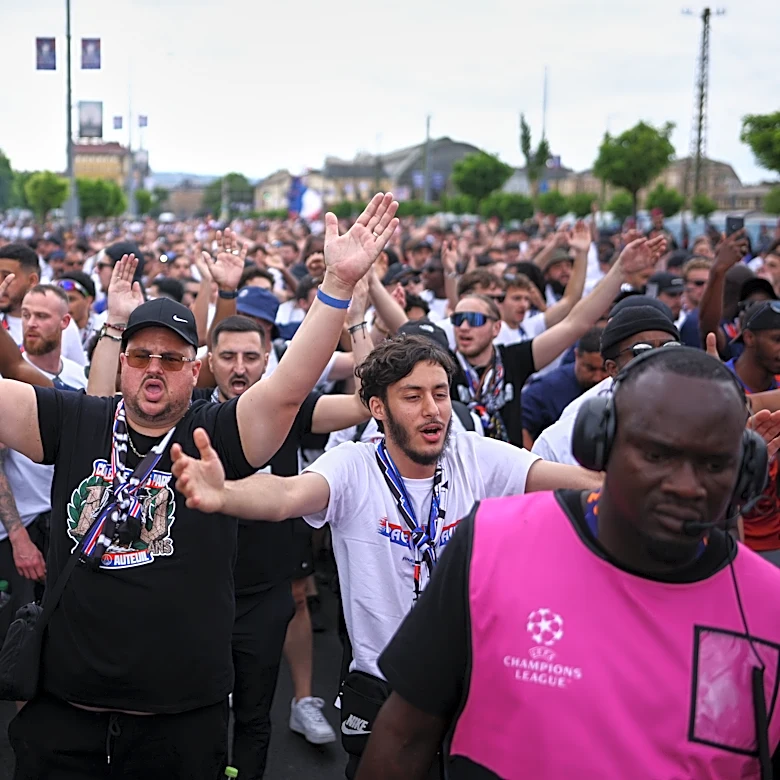 The Latest: Paris Saint-Germain and Arsenal prepare for Champions League final in Budapest