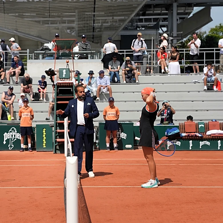 Ukrainian Oliynykova speaks out about war at home after French Open loss to Russian