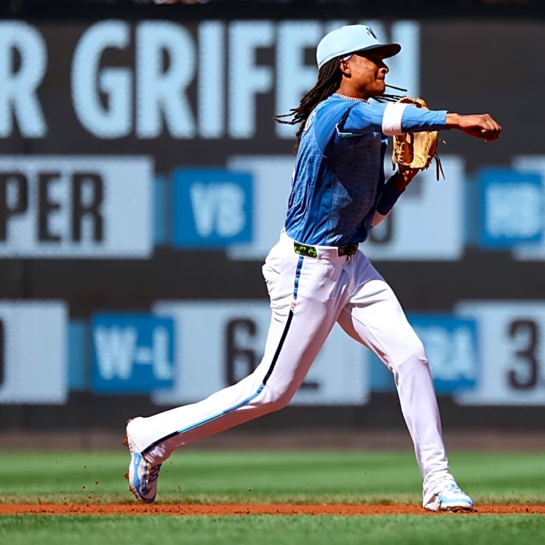 Nationals score 6 in the 7th, beat the Padres 9-4 despite Tatis' first home run of the season