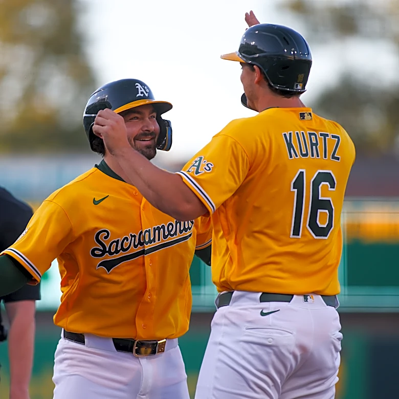 Athletics hit 3 homers to beat Yankees 6-4 and snap a 4-game losing streak