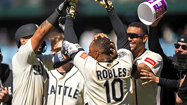 Robles' infield single in the 10th inning lifts the Mariners to a 3-2 win over the Diamondbacks