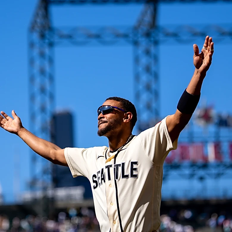 Mariners finally playing up to lofty expectations with a six-game winning streak