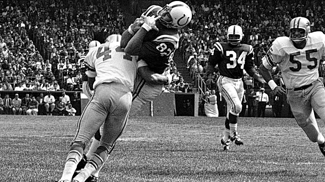 Raymond Berry, Hall of Fame wide receiver and Patriots coach, dies at the age of 93