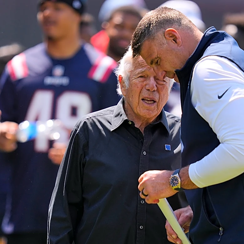 Eagles trade receiver A.J. Brown to the Patriots, setting up reunion with coach Mike Vrabel